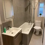 Biskey Howe Flat - Free Off-site Health Club Access With Pool, Sauna, Steam & Gym